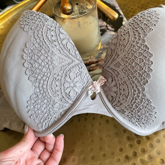 Victorias Secret Bra - Picture 2 of 3